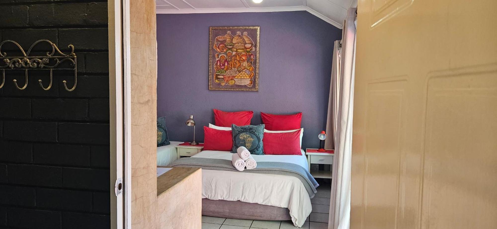 Old Vic Travellers Inn Nelspruit Mbombela Buitenkant foto