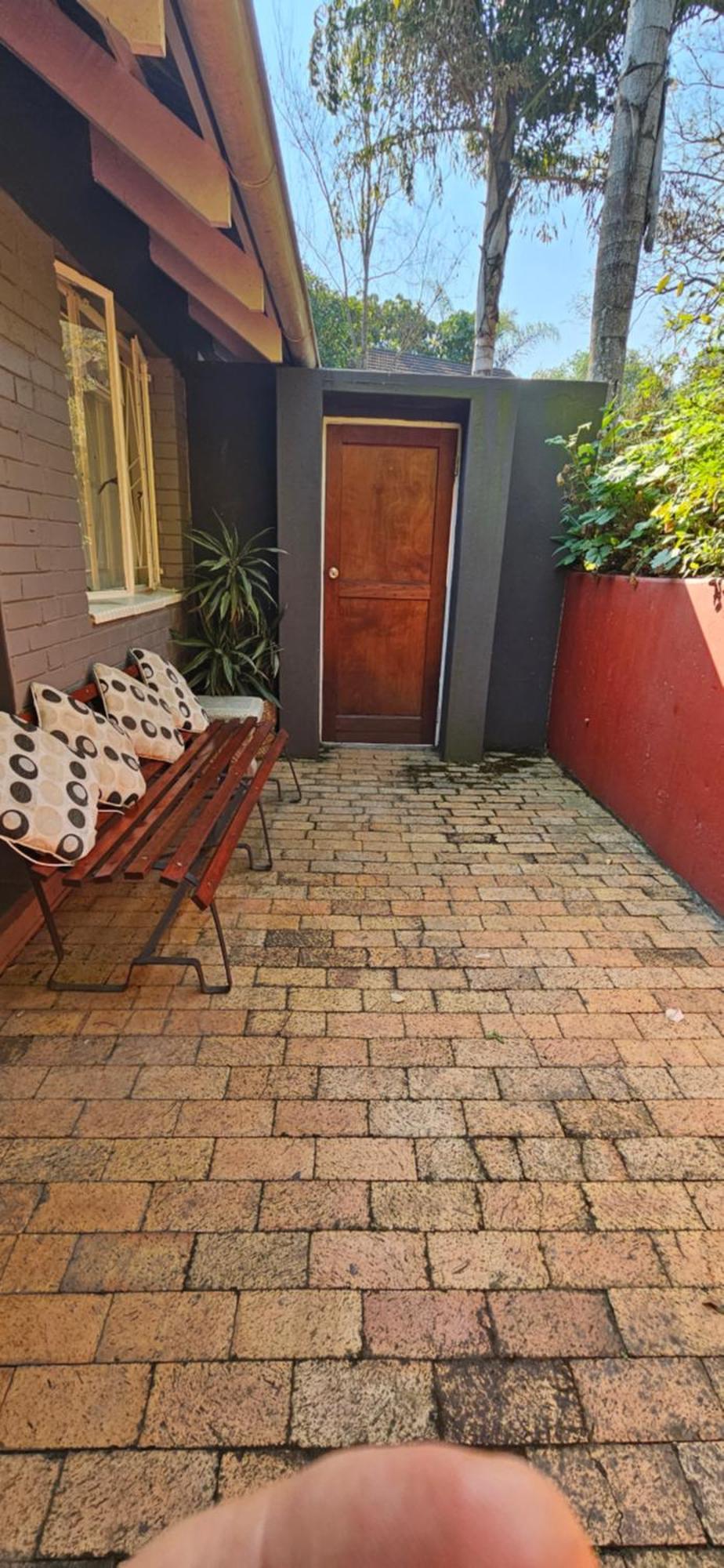 Old Vic Travellers Inn Nelspruit Mbombela Buitenkant foto