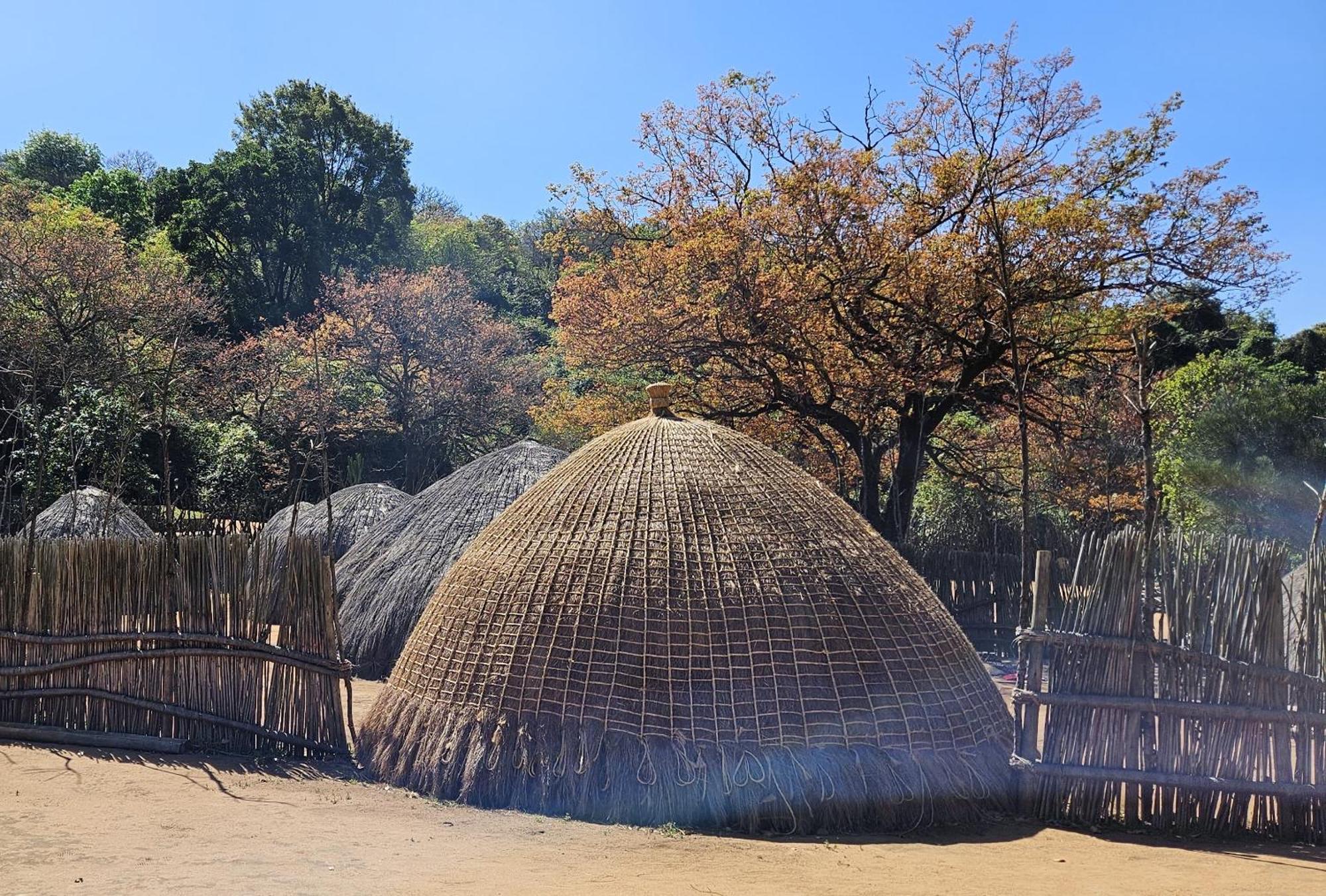 Old Vic Travellers Inn Nelspruit Mbombela Buitenkant foto