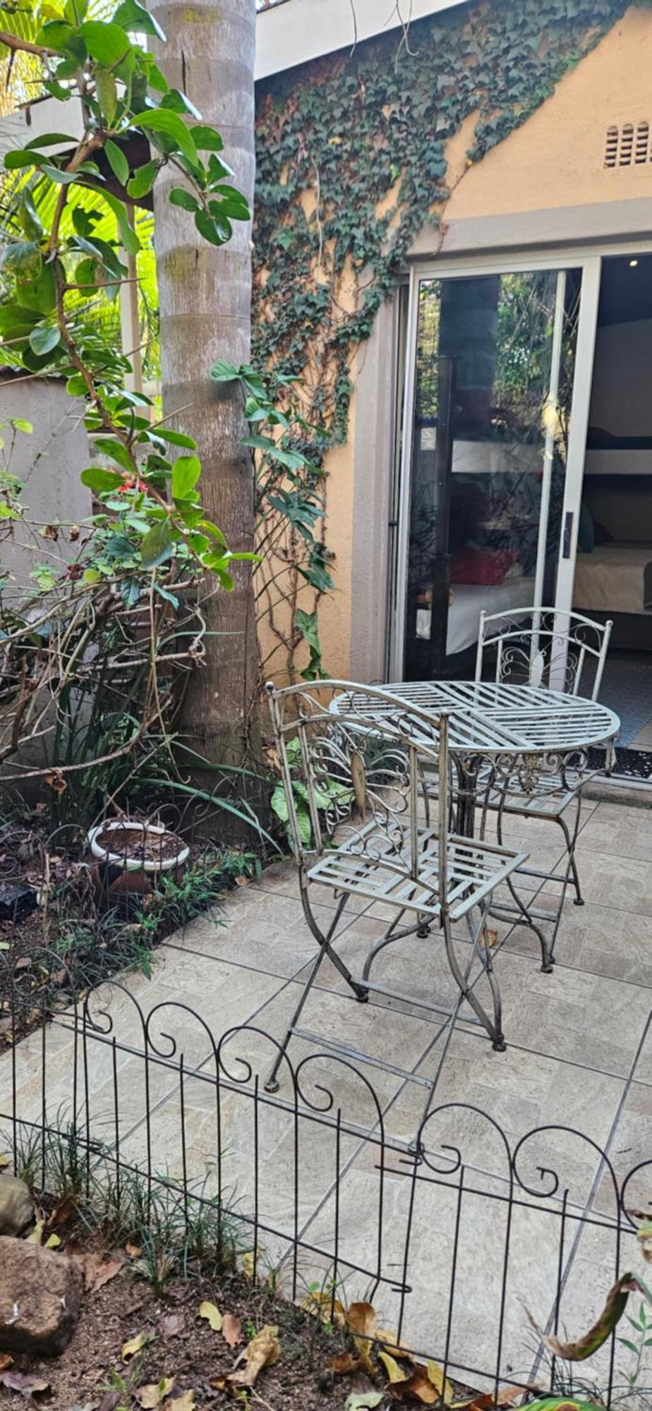 Old Vic Travellers Inn Nelspruit Mbombela Buitenkant foto