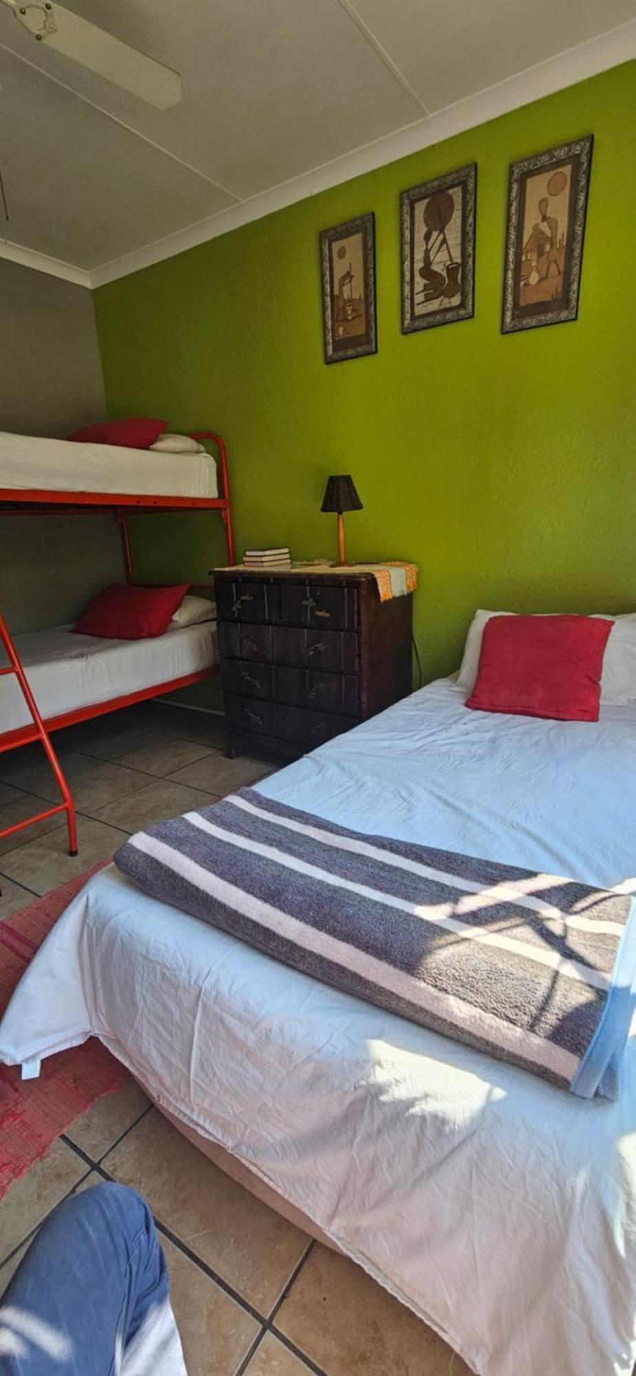 Old Vic Travellers Inn Nelspruit Mbombela Buitenkant foto
