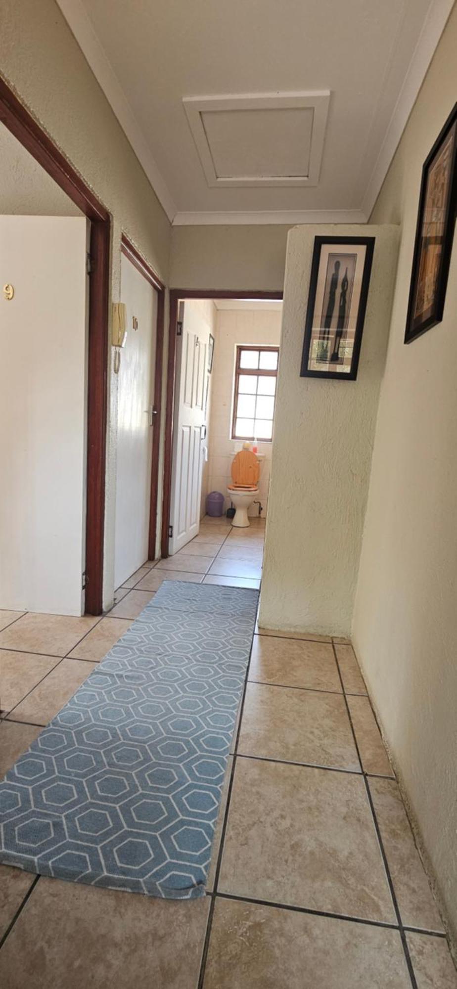 Old Vic Travellers Inn Nelspruit Mbombela Buitenkant foto