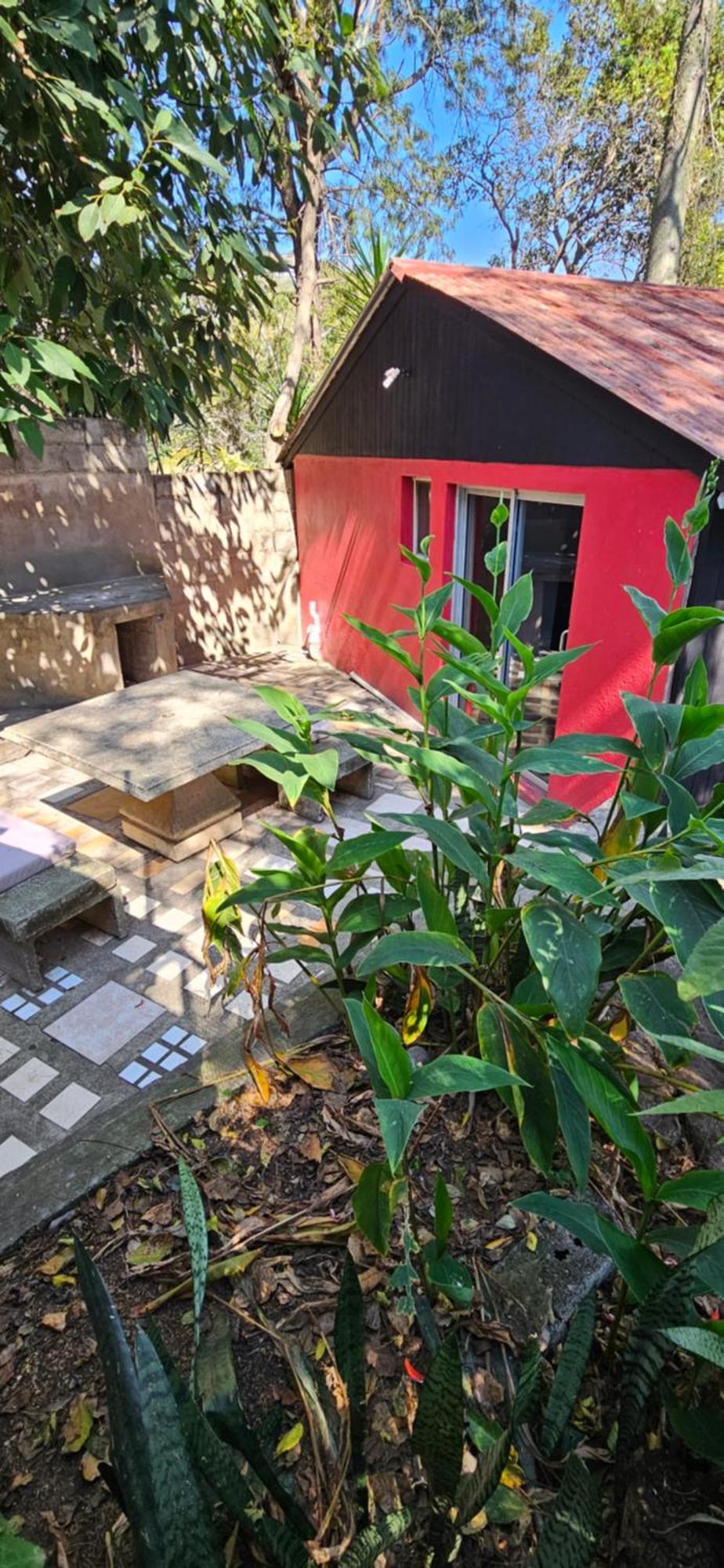 Old Vic Travellers Inn Nelspruit Mbombela Buitenkant foto