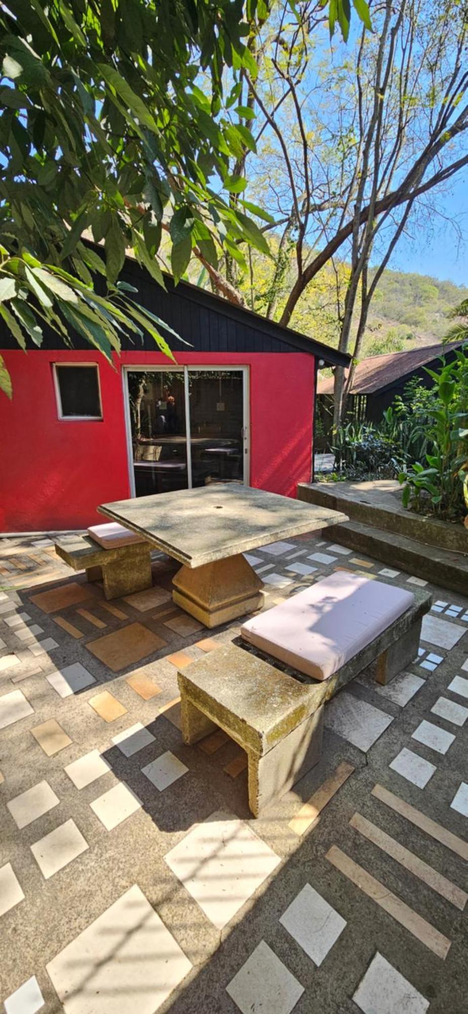Old Vic Travellers Inn Nelspruit Mbombela Buitenkant foto