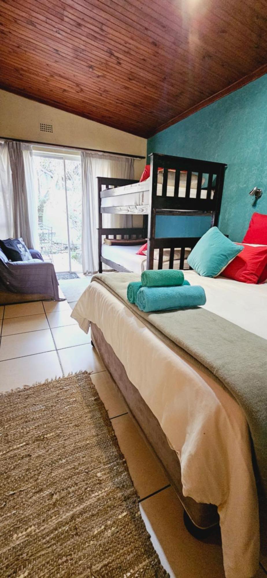 Old Vic Travellers Inn Nelspruit Mbombela Buitenkant foto
