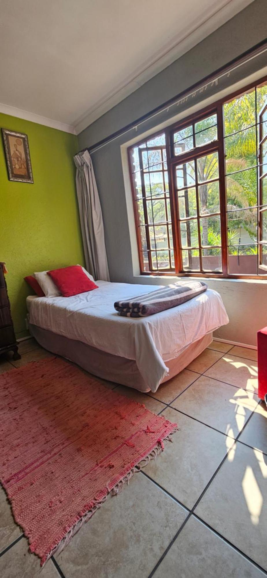 Old Vic Travellers Inn Nelspruit Mbombela Buitenkant foto