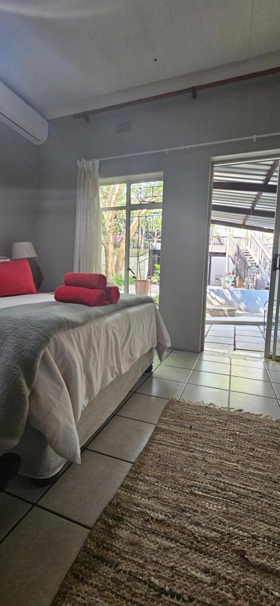 Old Vic Travellers Inn Nelspruit Mbombela Buitenkant foto