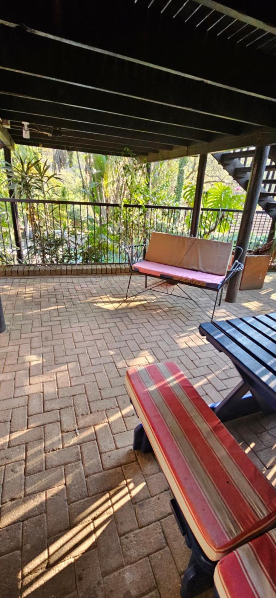Old Vic Travellers Inn Nelspruit Mbombela Buitenkant foto