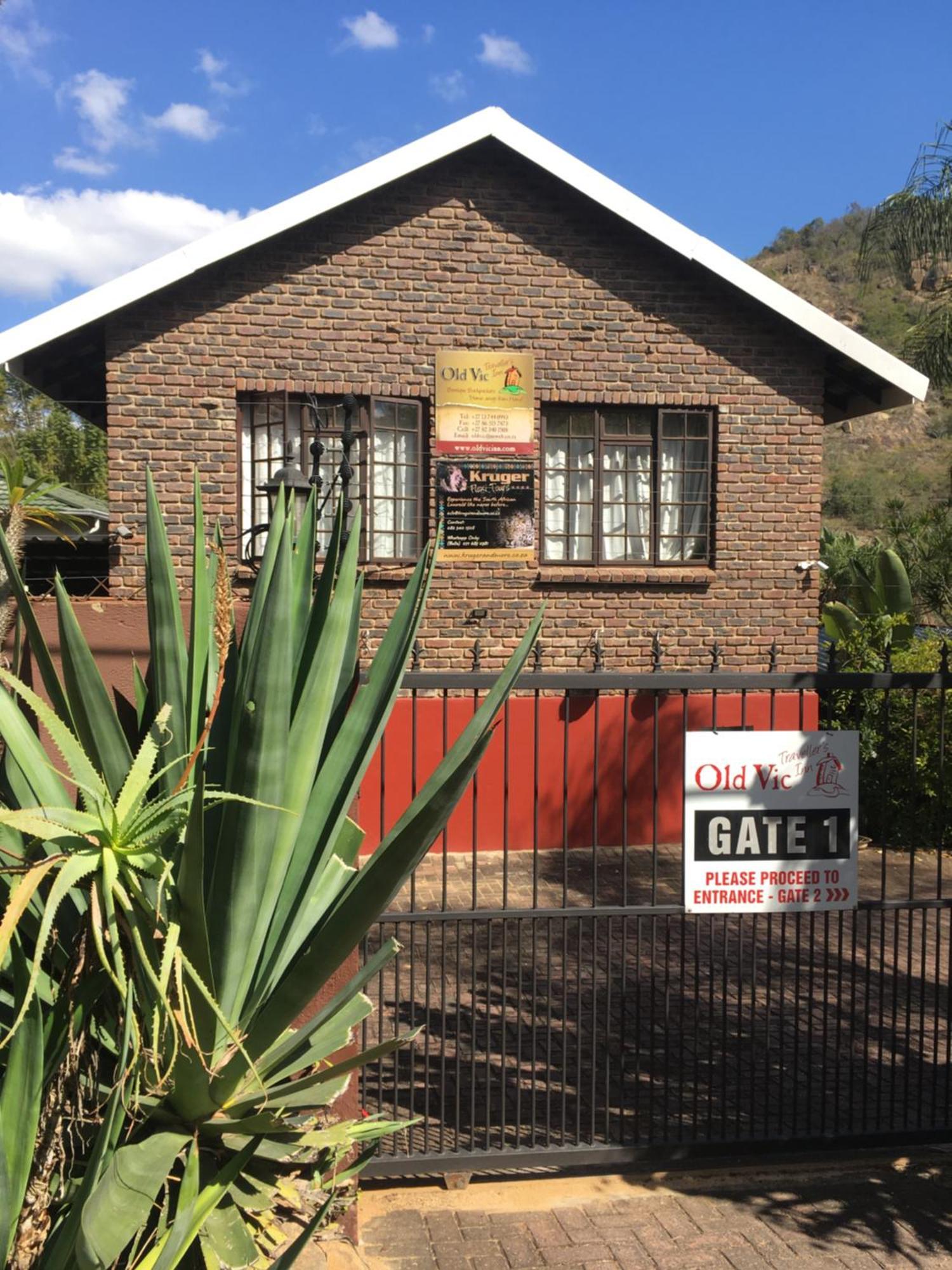 Old Vic Travellers Inn Nelspruit Mbombela Buitenkant foto